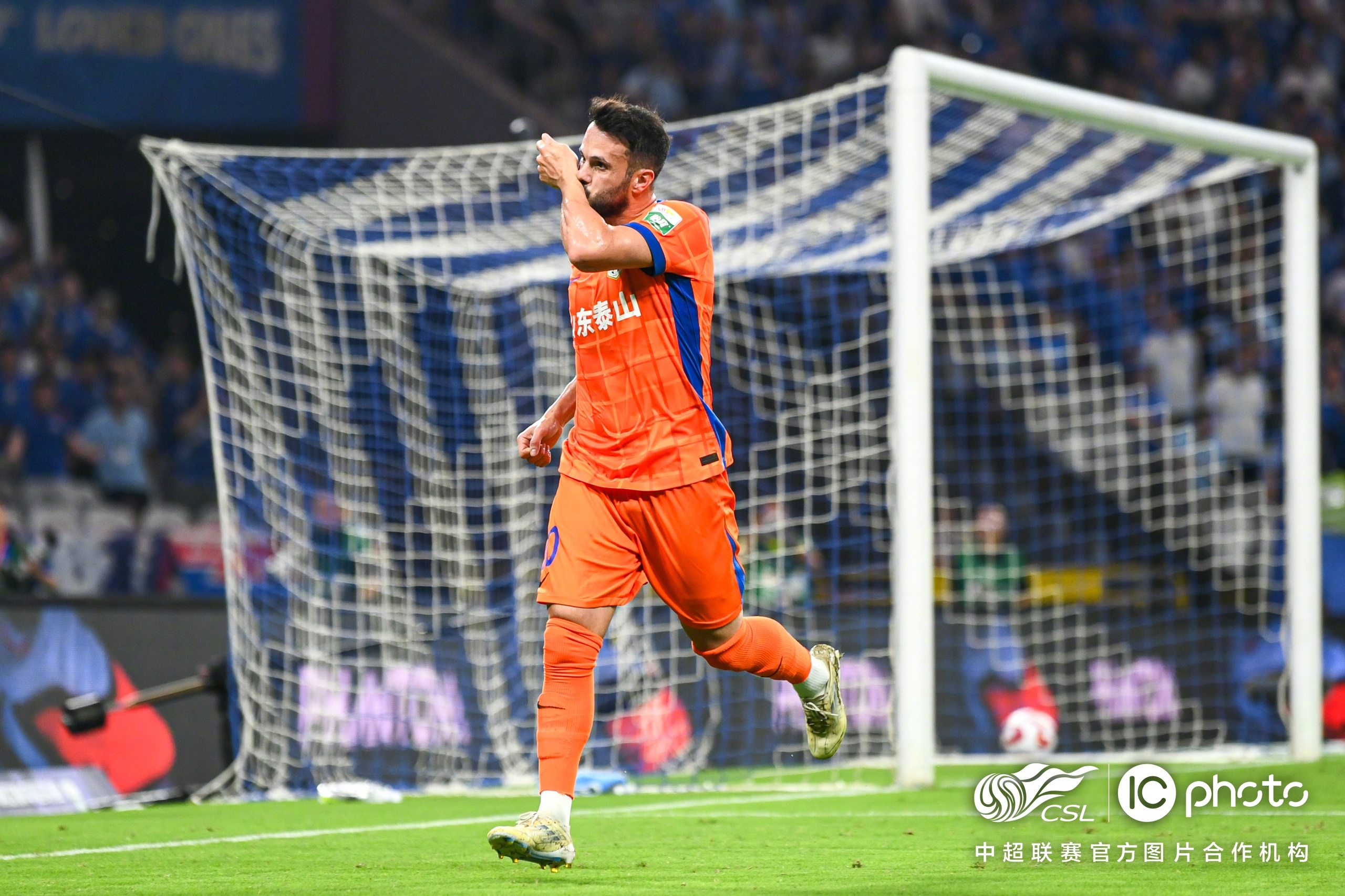 金年会入口-包含冲刺阶段足总杯焦点战，山东泰山遗憾出局，目标明确，轮换策略成焦点的词条